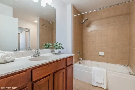 647 Metropolitan Way Des Plaines IL 60016