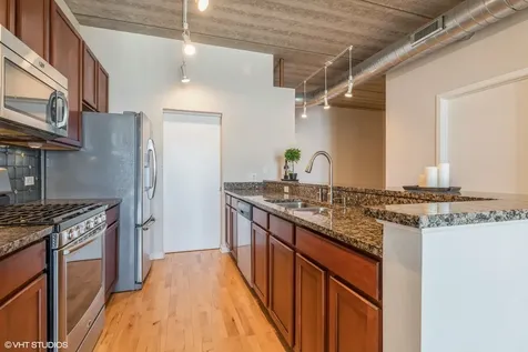 647 Metropolitan Way Des Plaines IL 60016