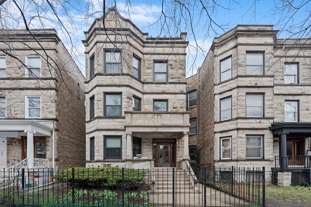 1336 West Cornelia Avenue Chicago IL 60657