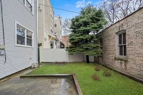 1336 West Cornelia Avenue Chicago IL 60657