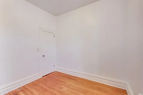 1138 West Addison Street Chicago IL 60613