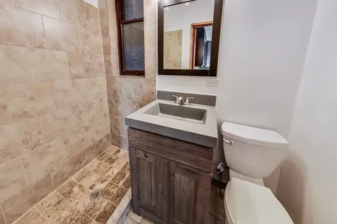 1138 West Addison Street Chicago IL 60613