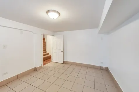 1138 West Addison Street Chicago IL 60613