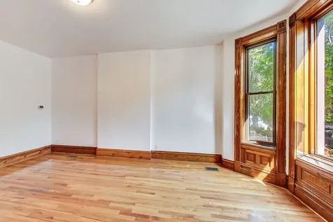 1138 West Addison Street Chicago IL 60613
