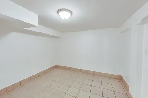 1138 West Addison Street Chicago IL 60613
