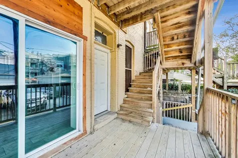 1138 West Addison Street Chicago IL 60613