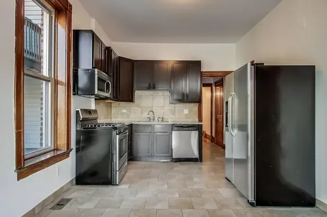 1138 West Addison Street Chicago IL 60613