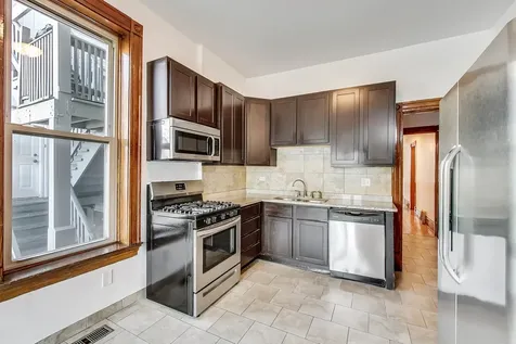 1138 West Addison Street Chicago IL 60613