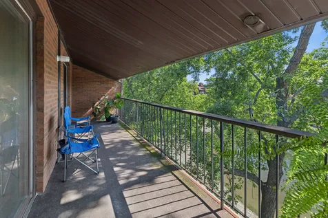 2 Cinnamon Creek Drive Palos Hills IL 60465