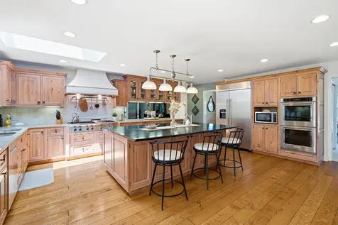 1360 Kenilwood Lane Riverwoods IL 60015