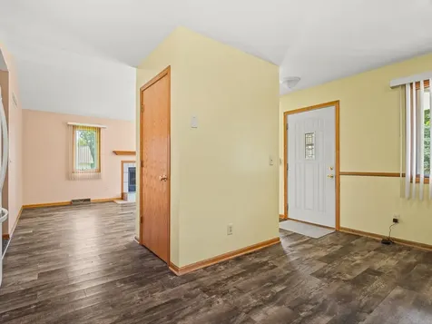 117 Pembroke Road SW Poplar Grove IL 61065