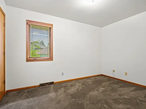 117 Pembroke Road SW Poplar Grove IL 61065