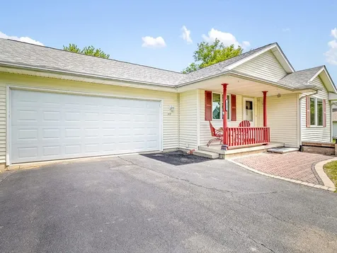 117 Pembroke Road SW Poplar Grove IL 61065