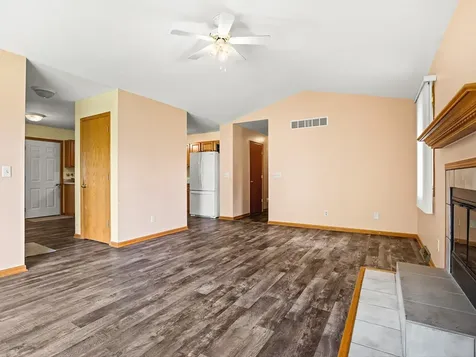 117 Pembroke Road SW Poplar Grove IL 61065