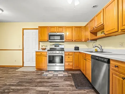 117 Pembroke Road SW Poplar Grove IL 61065