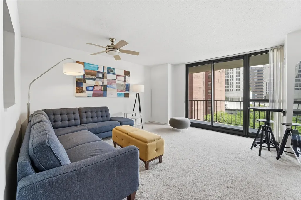 10 East Ontario Street Chicago IL 60611
