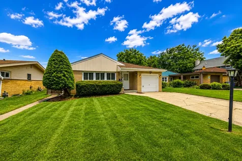 408 South Albert Street Mount Prospect IL 60056