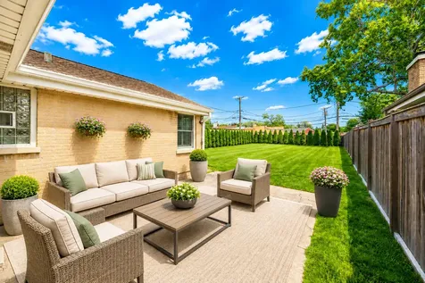 408 South Albert Street Mount Prospect IL 60056
