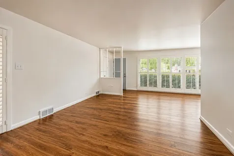 408 South Albert Street Mount Prospect IL 60056