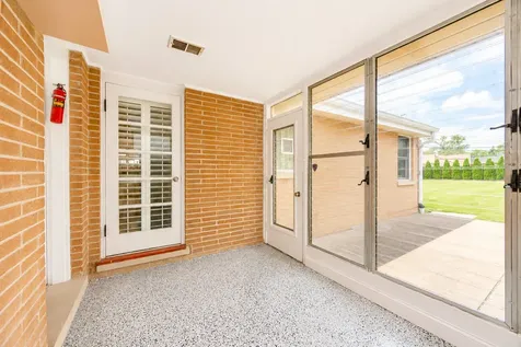 408 South Albert Street Mount Prospect IL 60056