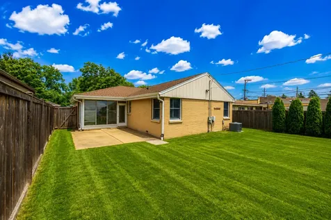 408 South Albert Street Mount Prospect IL 60056