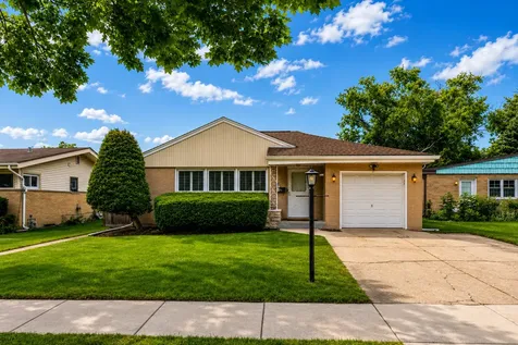 408 South Albert Street Mount Prospect IL 60056