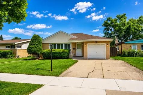 408 South Albert Street Mount Prospect IL 60056