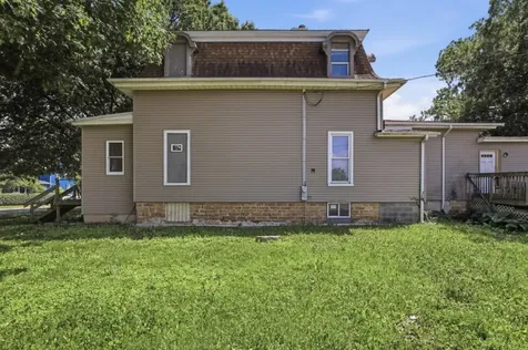 711 5TH Avenue Sterling IL 61081