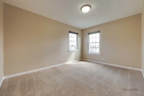 4 Waterton Drive Streamwood IL 60107