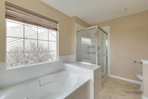 4 Waterton Drive Streamwood IL 60107