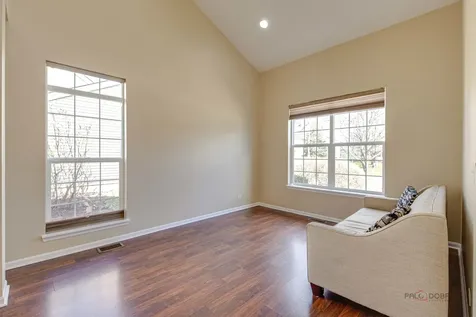 4 Waterton Drive Streamwood IL 60107