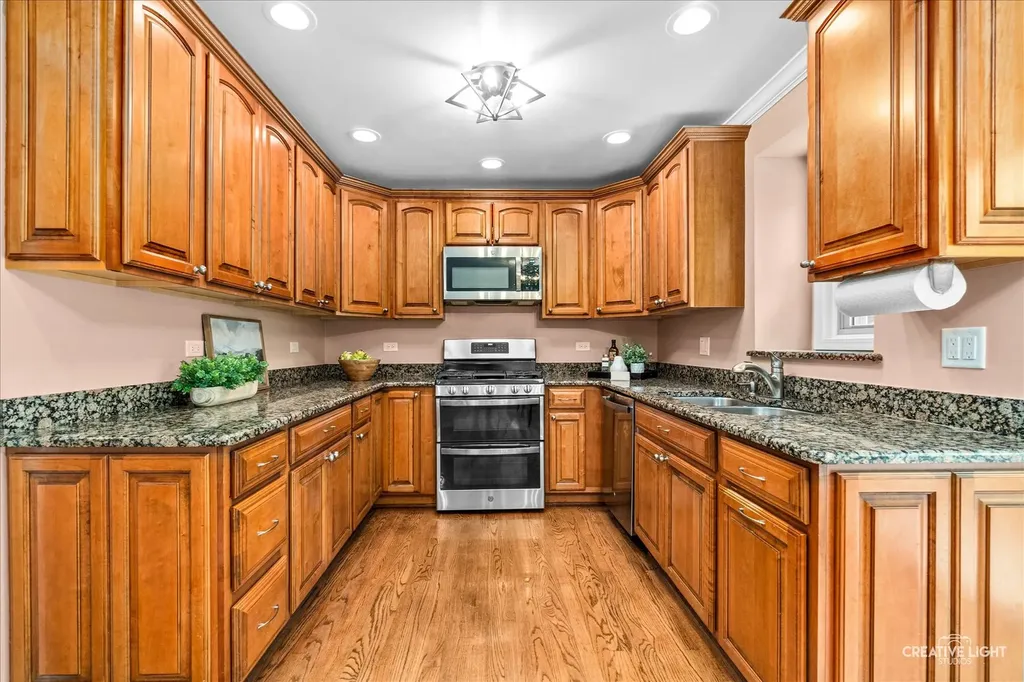 5024 Coneflower Drive Naperville IL 60564