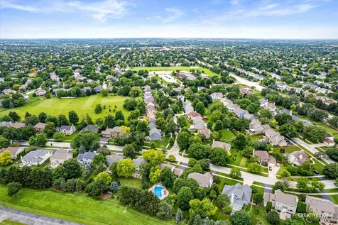 5024 Coneflower Drive Naperville IL 60564