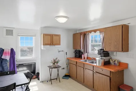 1723 West 4th Street Dixon IL 61021