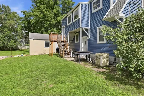 1723 West 4th Street Dixon IL 61021