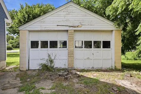 1723 West 4th Street Dixon IL 61021