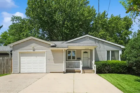 1905 4TH Street A Street East Moline IL 61244