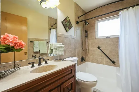 1905 4TH Street A Street East Moline IL 61244