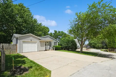 1905 4TH Street A Street East Moline IL 61244