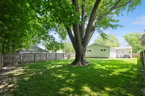 1905 4TH Street A Street East Moline IL 61244