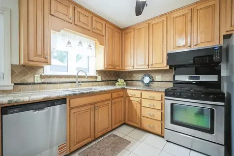 1905 4TH Street A Street East Moline IL 61244