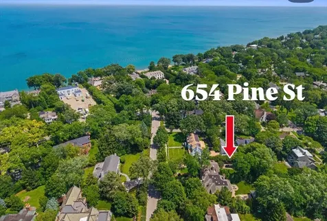 654 Pine Street Winnetka IL 60093