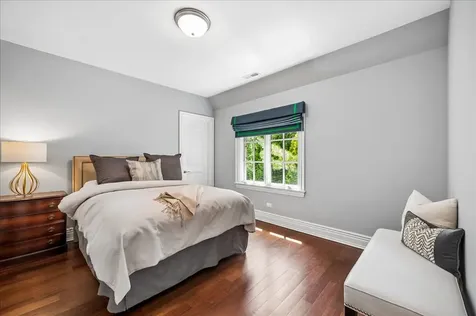 654 Pine Street Winnetka IL 60093