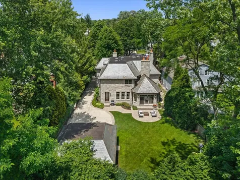 654 Pine Street Winnetka IL 60093