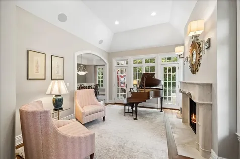 654 Pine Street Winnetka IL 60093