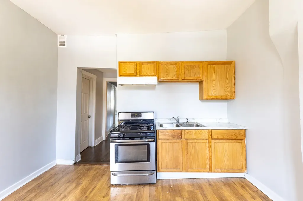 1913 South Troy Street Chicago IL 60623