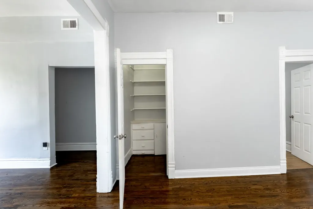 1913 South Troy Street Chicago IL 60623