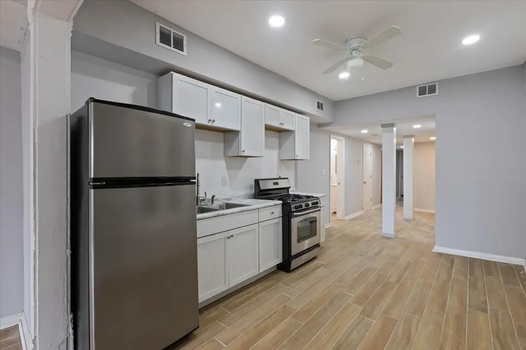1913 South Troy Street Chicago IL 60623