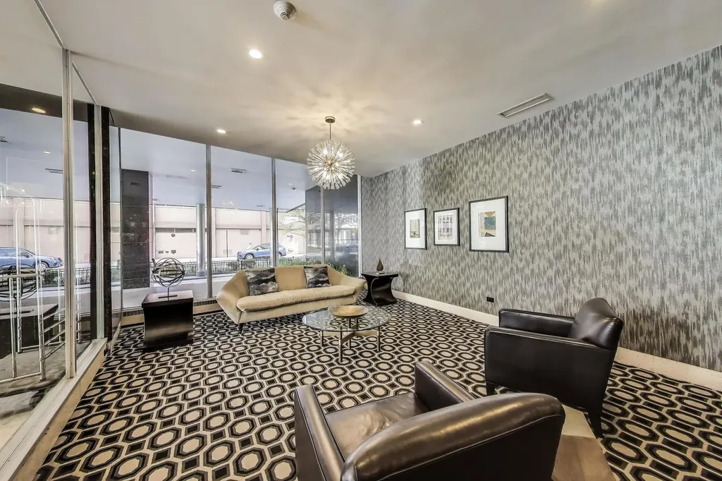 850 North Dewitt Place Chicago IL 60611