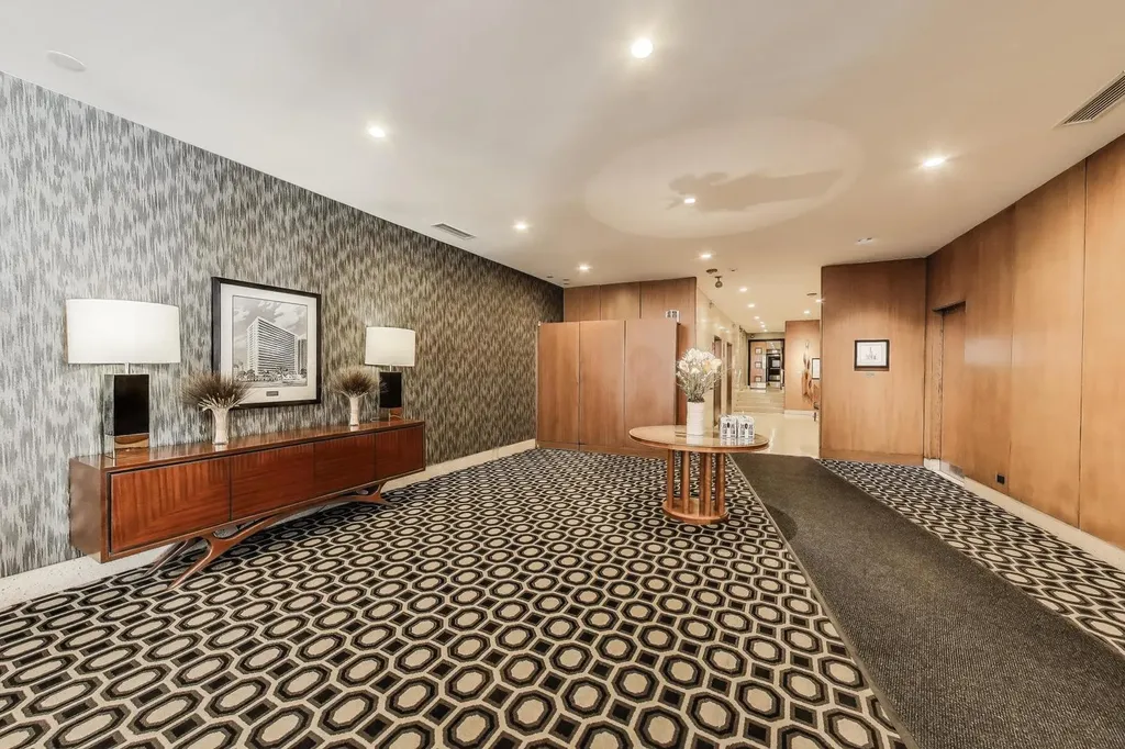 850 North Dewitt Place Chicago IL 60611